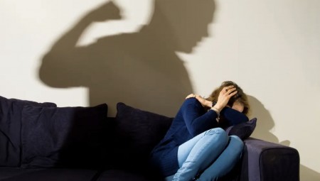 كورونا يهدد الأطفال بالزواج القسري في بريطانيا