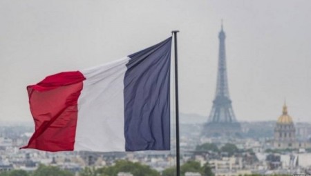 بريطانيا تعلن عن قواعد سفر جديدة للقادمين من فرنسا مثيرة حالة من الفوضى