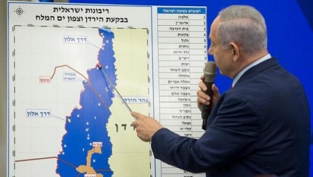 ماكرون يطلب من إسرائيل التخلي عن أي خطط لضم أراض فلسطينية