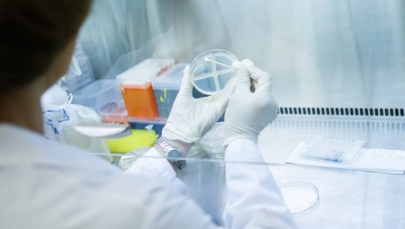 دراسة: حملات التطعيم في بريطانيا لن تمنع كورونا من التطور وأخذ أشكالاً أخرى