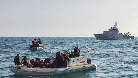 في سابقة من نوعها: الشرطة الفرنسية تطلق الرصاص باتجاه مهاجرين حاولوا عبور المانش