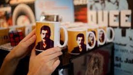 متجر مخصص لفرقة كوين يفتح أبوابه في لندن
