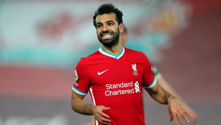 صلاح ينافس رونالدو على جائزة الأفضل بالدوري الإنجليزي