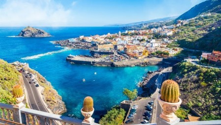 شركة بريطانية تكافئ جميع موظفيها بعطلة إلى إسبانيا لعملهم أثناء الجائحة
