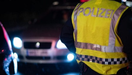 حكم بحبس فرنسيين في المملكة المتحدة لإدانتهما بتهريب مهاجرين داخل أثاث