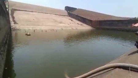 توقيف مسؤول هندي أفرغ سد مياه ضخم ليستعيد هاتفه الذي سقط فيه