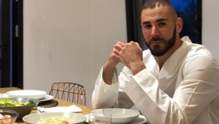 بنزيما يقاضي وزير الداخلية الفرنسي بسبب اتهامه بـ الارتباط بالإخوان المسلمين إثر تعاطفه مع غزة