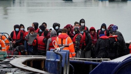 بريطانيا تخطط لإبرام صفقات مع دول إفريقية لترحيل طالبي اللجوء إليها.. والمغرب من بينها