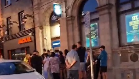 بنك إيرلندا يواجه مشكلات تقنية سمحت للآلاف بسحب وتحويل أموال تفوق أرصدتهم