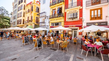 شركة سفر بريطانية تطلق حملة عطلات طويلة الأمد خارج البلاد للتخلص من فواتير الطاقة المرتفعة