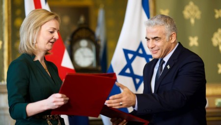 زعيم سابق لحزب المحافظين لتراس: لا تنقلي السفارة إلى القدس