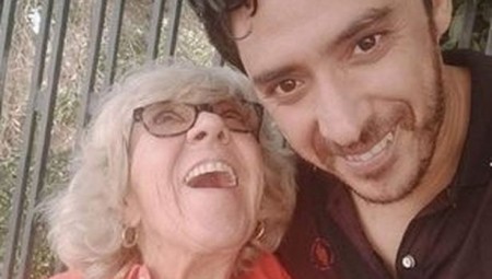 المسنة آيرس التي تزوجت من مصري يصغرها بـ 46 عاما تكشف ما سلبه منها من أموال