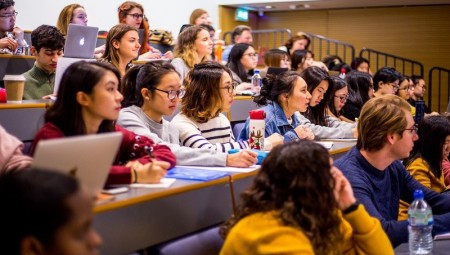 الغارديان تنتقد تعريف الجامعات البريطانية لمعاداة السامية وتصفه بـ عدم المنطقي