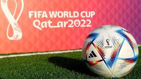 بريطانيا تمنع 1300 شخص من حضور كأس العالم وتجبرهم على تسليم جوازات سفرهم