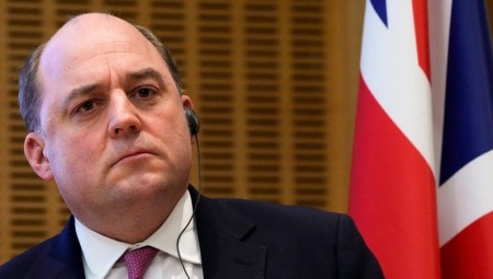 عاجل/ وزير الدفاع البريطاني بن والاس يستبعد نفسه من سباق قيادة حزب المحافظين ويدعم جونسون