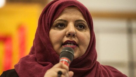 (فيديو) بعد استقالتها من حزب العمال بسبب موقف زعيمها من العدوان على غزة  شايستا عزيز توبخ كير ستارمر