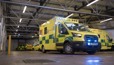 مرضى السكتة الدماغية في بريطانيا ينتظرون سيارات الإسعاف لأكثر من يوم