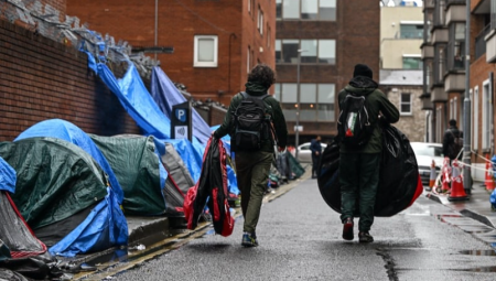 كلية إيرلندية تتعهد بسحب استثماراتها بشركات إسرائيلية استجابة لطلابها المؤيدين لغزة