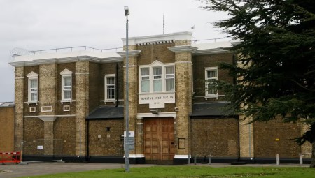 سجن روتشستر يتلقى إخطارا عاجلا بعد الفشل والانحدار المنهجي