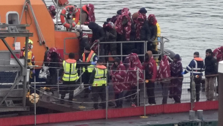 الأمم المتحدة تحذر من انتهاكات محتملة في اتفاقية اللجوء بين بريطانيا وفرنسا