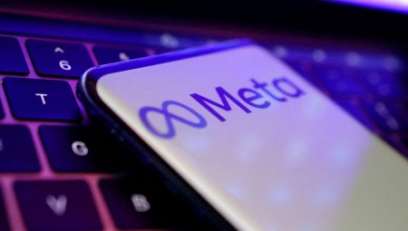 مخاوف من تطرف البريطانيين بعد تخلي ميتا عن مدققي الحقائق
