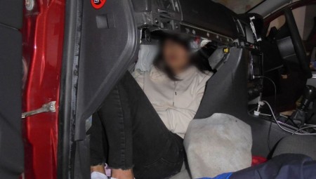تفكيك شبكة تهريب بشر بعد العثور على امرأة داخل صندوق سيارة في بريطانيا