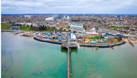 مدن ساحلية في المملكة المتحدة مهددة بالغمر بسبب تغير المناخ بحلول عام 2050