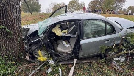 وفاة ثلاثة مراهقين وإصابة آخرين في حادث سير مأساوي بويكفيلد