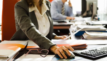 الحكومة البريطانية تتيح للمجالس الإنجليزية حرية تطبيق أسبوع العمل من أربعة أيام