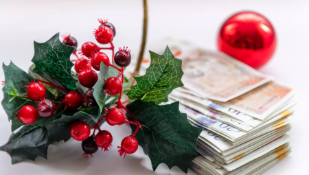 4 من كل 10 منازل في بريطانيا تواجه صعوبة في دفع ثمن الهدايا والطعام في عيد الميلاد