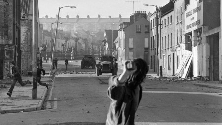 القضية التي هزت التاريخ: جندي بريطاني سابق ينفي تهم القتل في أحداث الأحد الدامي 1972