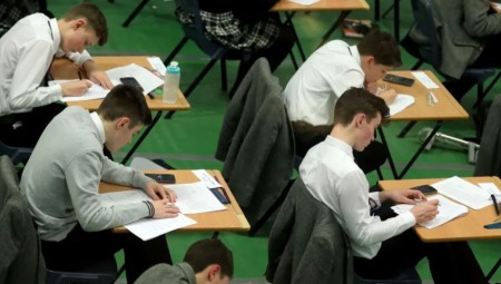 انخفاض معدلات النجاح في العلوم والرياضيات بين تلاميذ اسكتلندا
