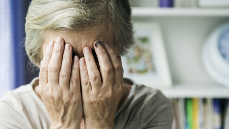 تقرير صادم: أكثر من 170 أمًا قُتلن على يد أبنائهن في بريطانيا خلال 15 عامًا!