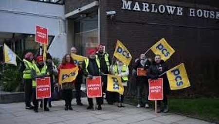 إضراب في استخبارات شرطة لندن احتجاجًا على قيود العمل من المنزل