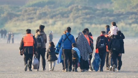 حزب العمال يدعو لاعتماد الهوية الرقمية لمكافحة الهجرة غير القانونية