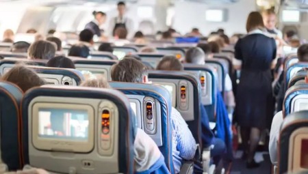 احذر.. غرامة 50 جنيهًا إسترلينيًا بانتظارك إذا وقفت قبل توقف الطائرة في تركيا!