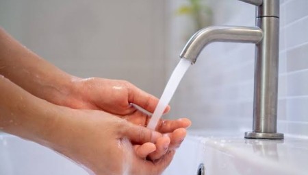 حظر مكافآت الأداء على مديري ست شركات مياه في بريطانيا بسبب انتهاكات بيئية