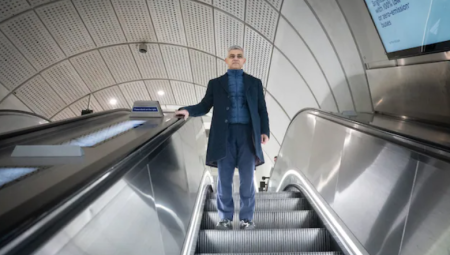 حزب العمال يُجبر خان على رفع أسعار مترو لندن سنويًا حتى 2030