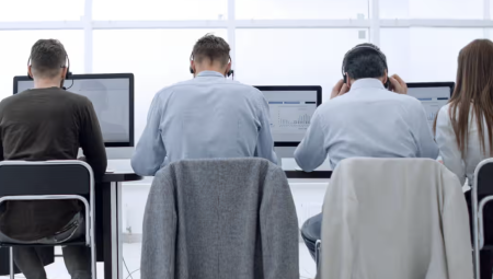 الذكاء الاصطناعي يقلّص وظائف المبتدئين في بريطانيا بنسبة 32% منذ إطلاق ChatGPT