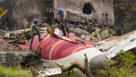 تحقيقات تحطم طائرة إير إنديا ترجح خطأً بشريًا من الطيارين مع استبعاد أي خلل فني