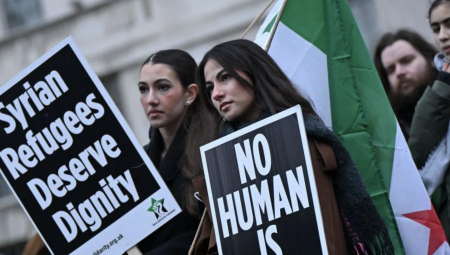 بريطانيا تستأنف معالجة ملفات لجوء السوريين وسط مخاوف من الترحيل القسري
