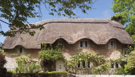 المشترون يعودون إلى الريف: انتعاش في مبيعات المنازل التي تتجاوز 750 ألف جنيه إسترليني