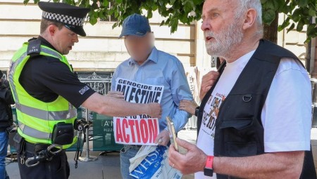 لافتة مؤيدة لفلسطين تقود لاعتقال رجل في غلاسكو