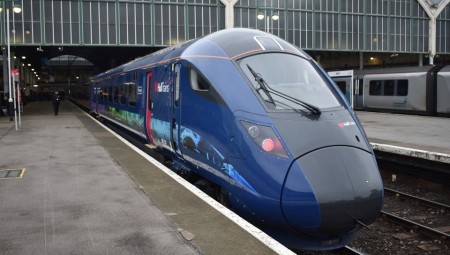 سائقو Hull Trains يعلنون موجة إضرابات جديدة احتجاجًا على فصل زميلهم