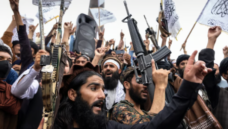 ثغرة في نظام اللجوء تسمح لعناصر طالبان بالوصول إلى المملكة المتحدة عبر رحلات جوية سرية