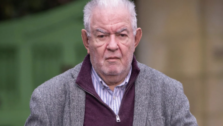 فنادق متهالكة وثروة بالملايين: ملياردير بريطاني يربح من أزمة اللجوء في بريطانيا