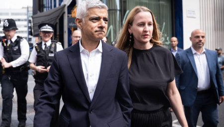 صادق خان يهدد بمقاضاة حكومة ستارمر بسبب خطة توسعة مطار هيثرو