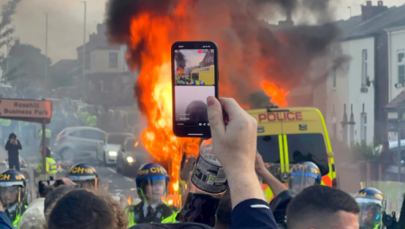 المحافظون يطالبون بتحقيق رسمي في وحدة التجسس السرية على الإنترنت