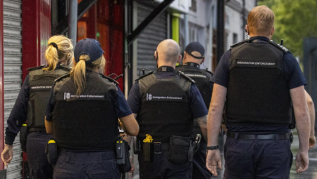 وزارة الداخلية البريطانية تعتقل نحو 300 شخص في أوسع حملة ضد العمالة غير الشرعية