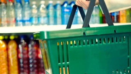 كيف تميز الطعام الطازج في السوبر ماركت؟ خبير يكشف الرموز الخفية